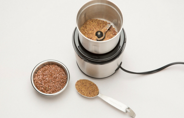 How to grind flax seeds (and why you should!) 